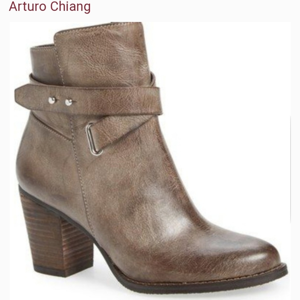 Arturo Chaing Sanya Bottie Washer Gray Leather